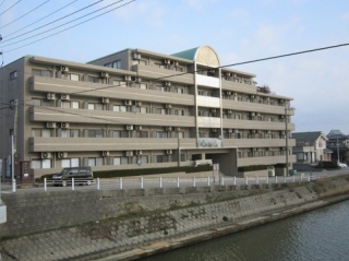 グランヴィレッジ粟崎