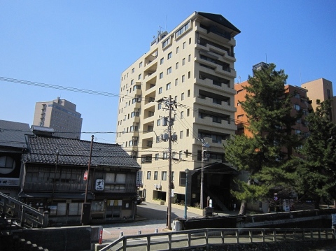 ロワイヤルユウ梅の橋