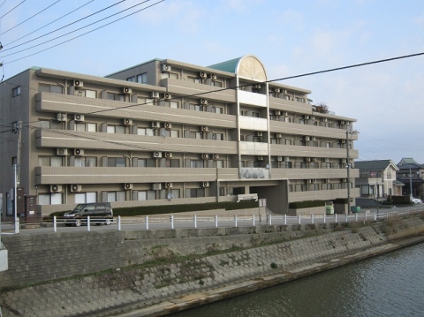 グランヴィレッジ粟崎