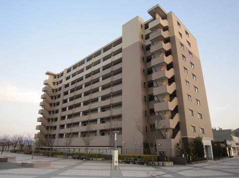 ポレスター小松駅前